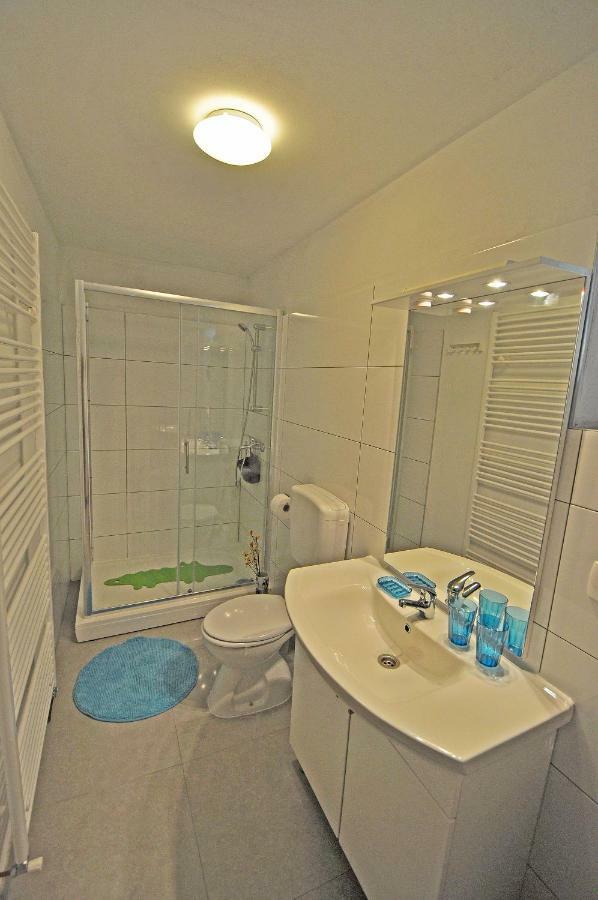 Apartment Dva Oriha Фунтана Екстериор снимка